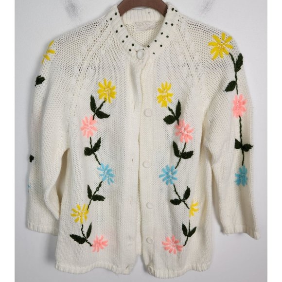 Vtg. Fully Fashioned Women's Sz. M White Floral Embroidered Cardigan Sweater - Picture 1 of 9